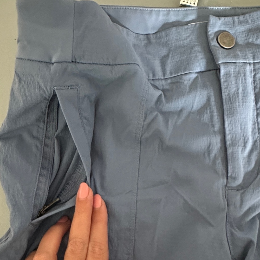 Athleta Trekkie Bermuda 2.0 Light Blue Women’s 8 Shorts Outdoors Hiking Casual - Picture 7 of 10
